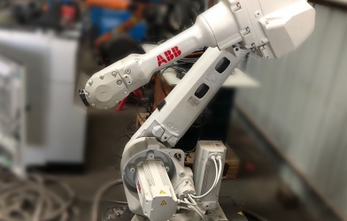 焊接机器人发展到第三代了,你还在用哪一代呢?